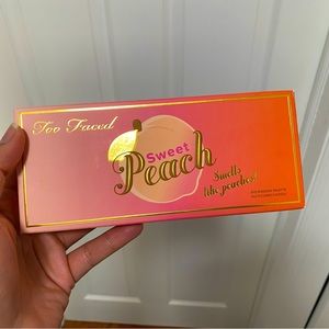 Too Faced Sweet Peach Palette (New in Box)